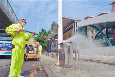 沈城环卫扎实推进精细化管理 “绣”出沈阳街路“高颜值”