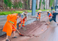 清理路面淤泥积水 江北环卫全力保障市民出行环境