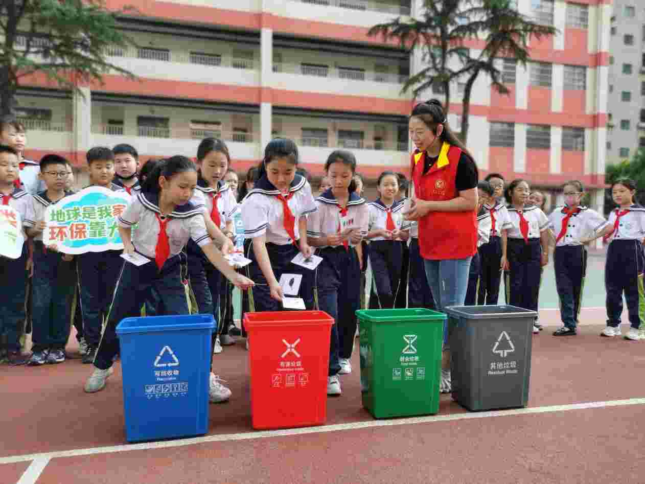 今年8月份，在全国城市管理进社区工作现场会上，淮北市作为安徽省唯一代表，上台作城市管理进社区工作典型经验分享；  前不久，由住房和城乡建设部主办的“垃圾分类新时尚，全民参与齐点亮”活动中，淮北市荣获全国城市生活垃圾分类全民活动城市组三等奖；  而在最新一次开展的群众满意度调查中，淮北市环境卫生质量的群众满意度为86%，