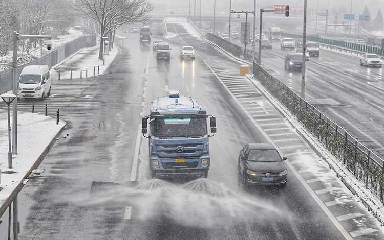 北京环卫集团全力保障极端天气应急需求