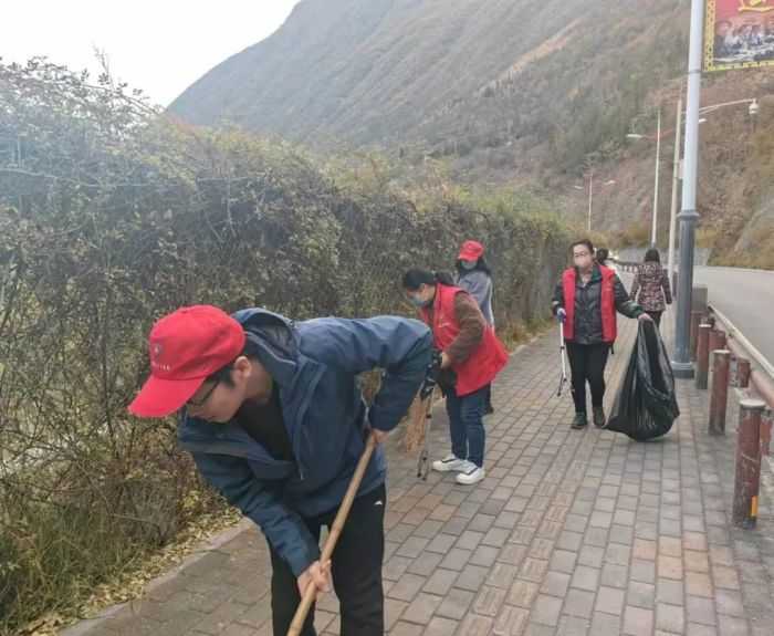 聚焦城乡环境提质增效 扮靓“净土阿坝”生态底色