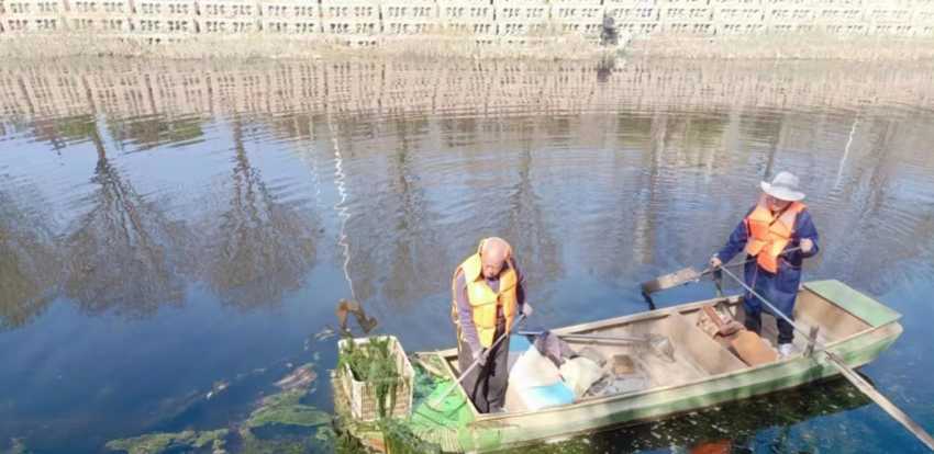 衡水市环卫中心：常态化清理整治河道 着力营造良好水域环境