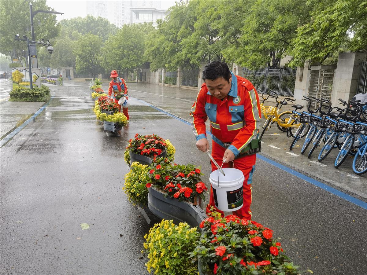 劳模的绝活儿⑤｜环卫工人黄鹏：把城市当家一样去打扫