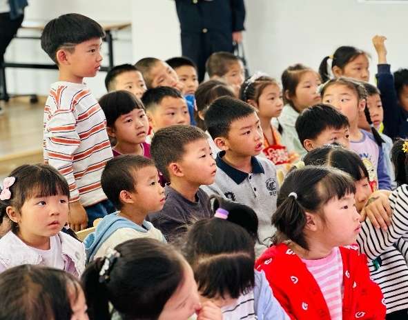 南京雨花台区：争做环保小卫士 垃圾分类我先行