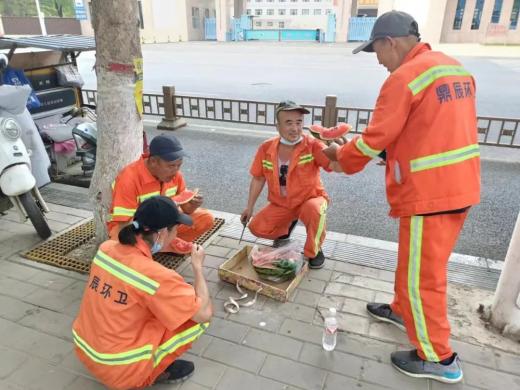 保定城管系统多措并举保障环卫人员高温下作业安全