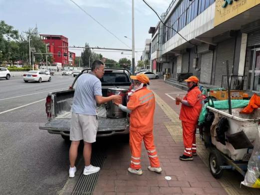 保定城管系统多措并举保障环卫人员高温下作业安全