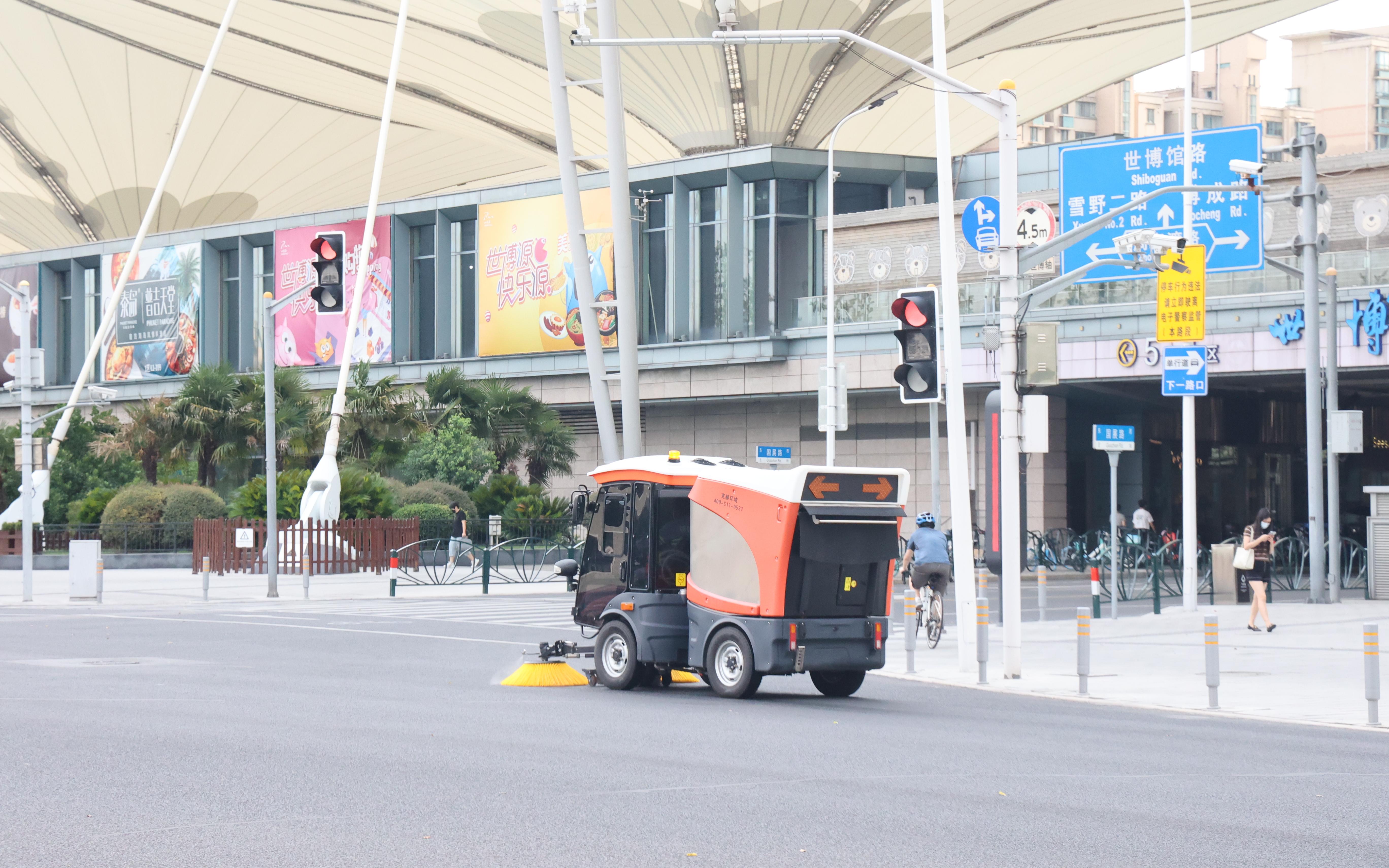 本市“一江一河”沿线区域（道路）高标准保洁全线贯通