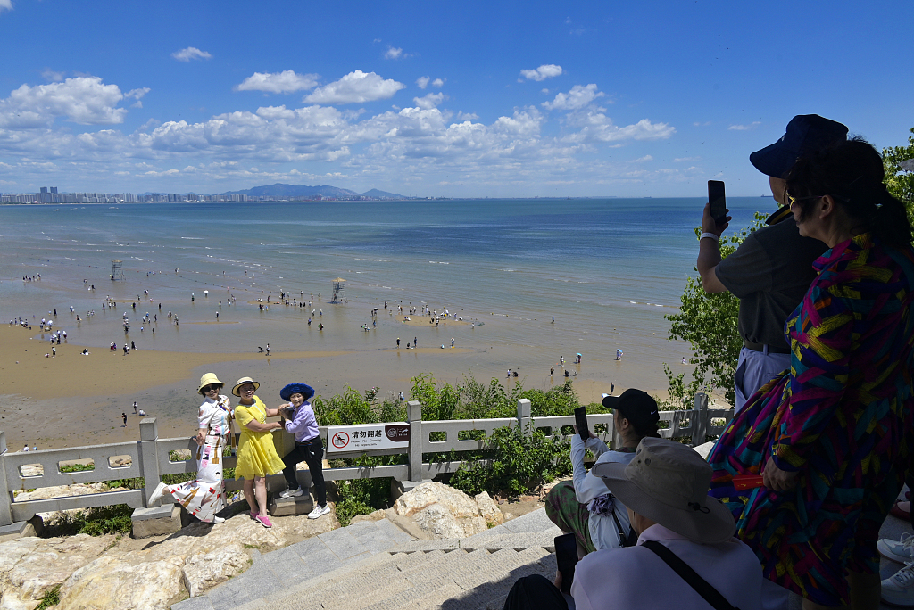 迎接旅游旺季，秦皇岛市北戴河区领导密集检查旅游及环卫情况