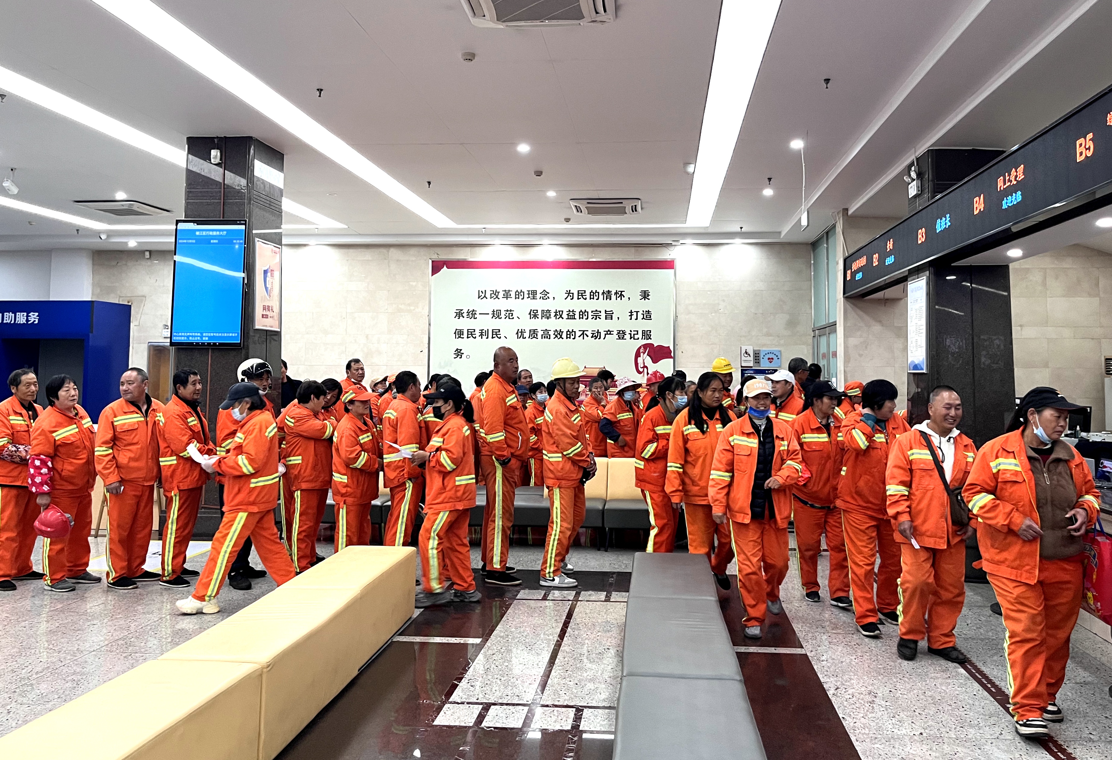 浙江椒江为环卫工人开启“潮汐窗口”
