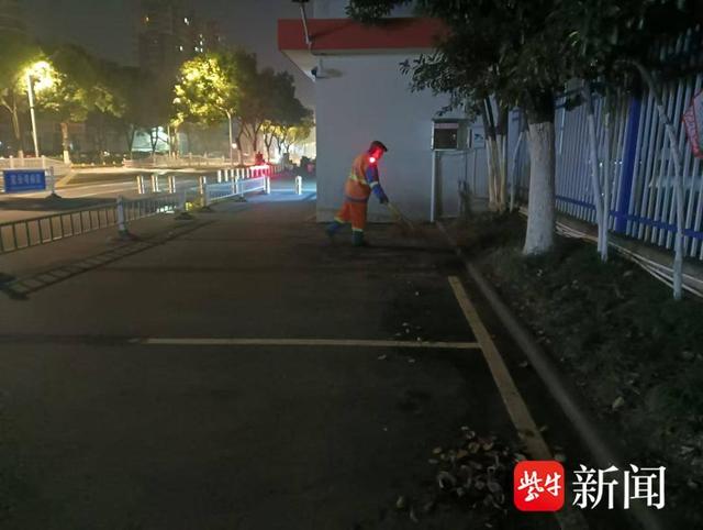 保障安全，溧阳1200余环卫工配上“警示肩灯”