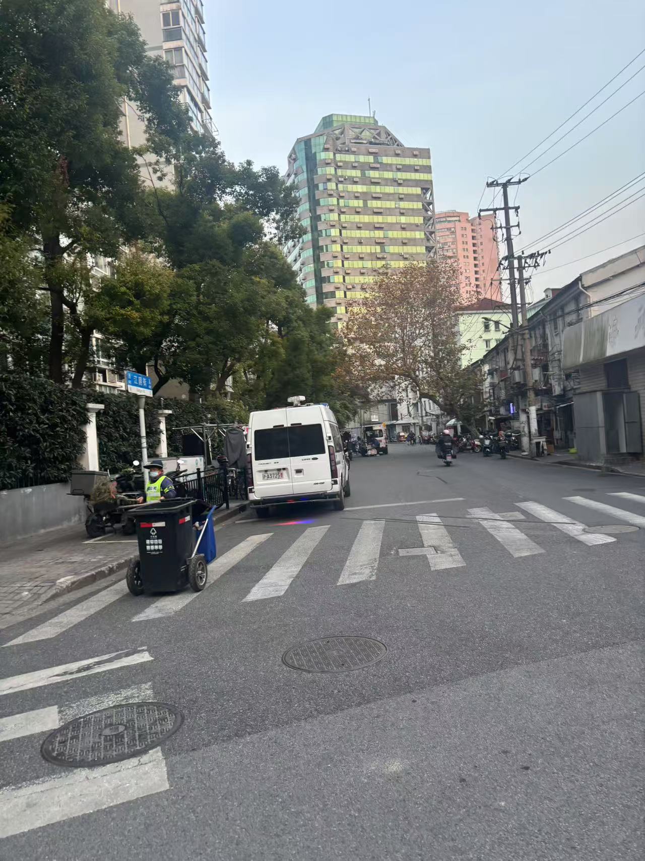 人民建议｜环卫清扫车能否错峰作业？上海：加强规范管理