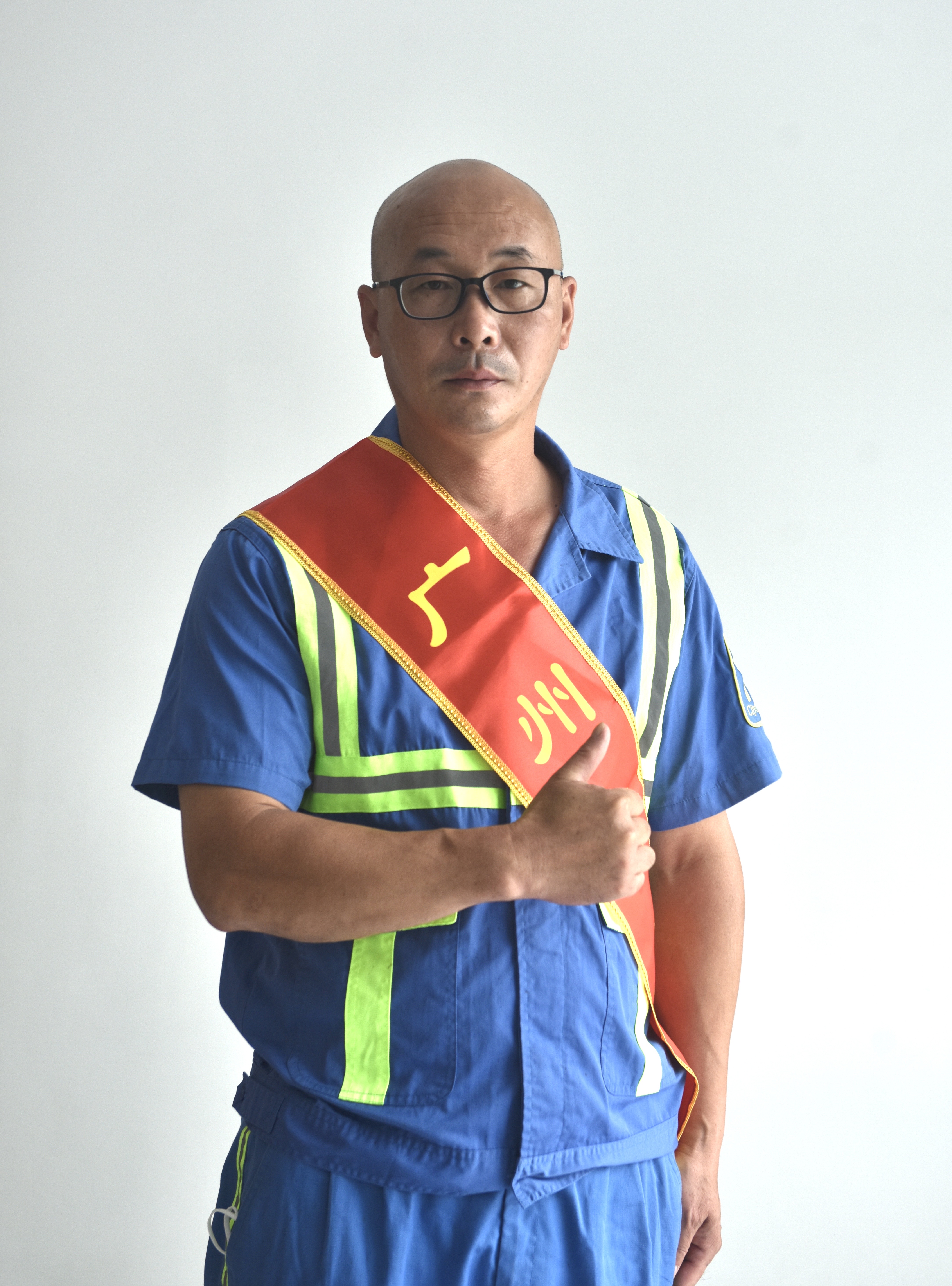 “好环卫工人”何水明：见义勇为伸援手，微光善举传大爱