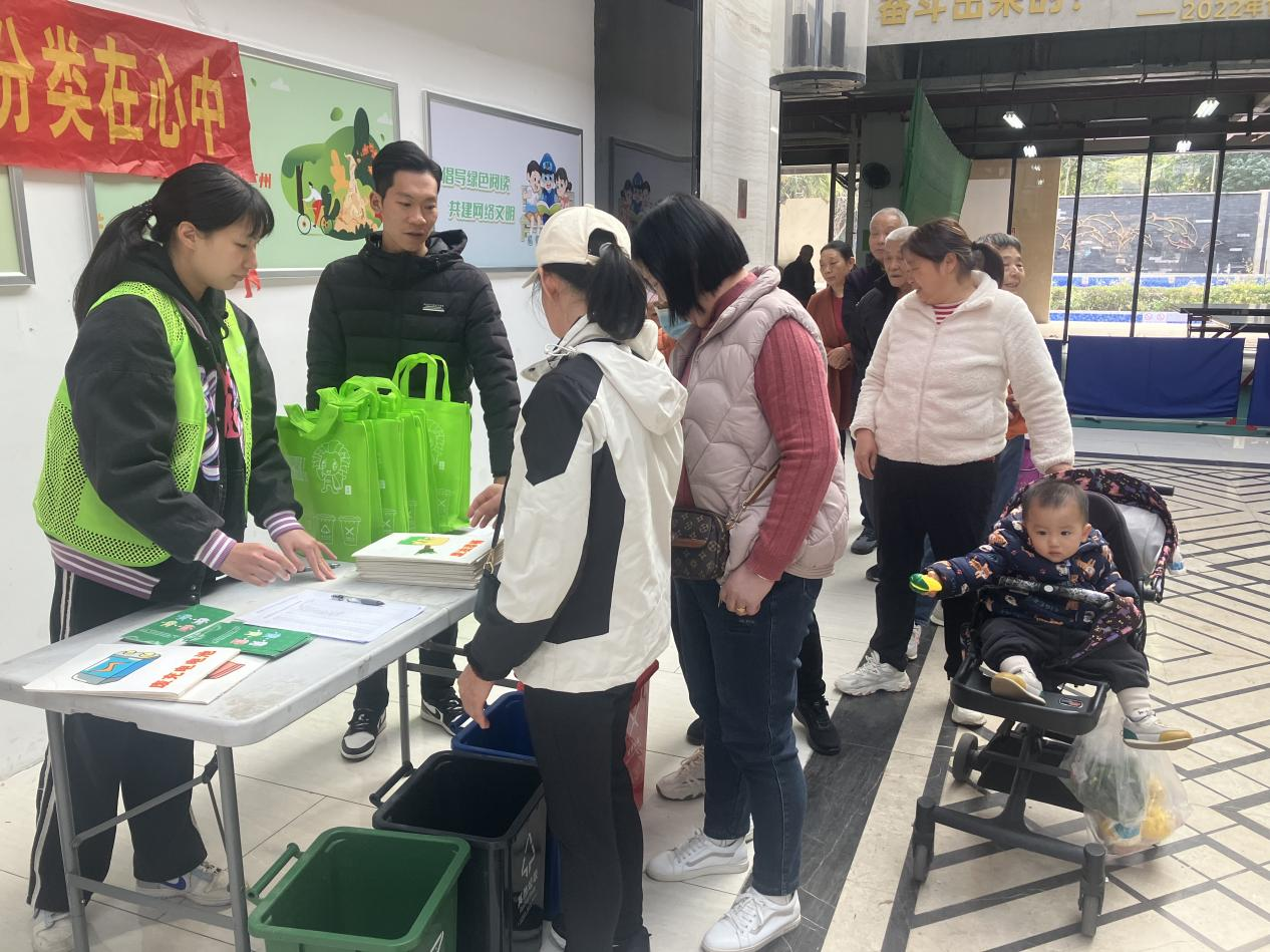 无论春夏和秋冬，垃圾分类在心中——广州市南沙区黄阁镇开展垃圾分类宣传活动