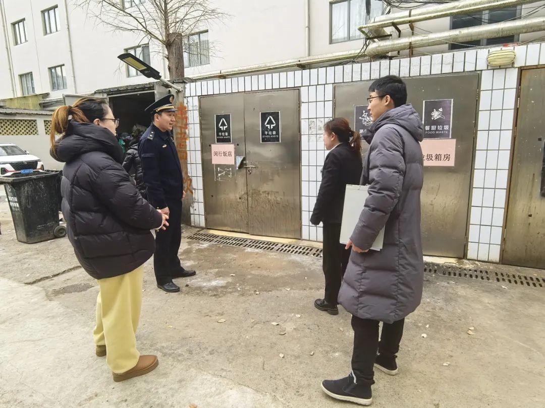 【专项执法】多部门联合把脉公共场所，为垃圾分类 “开方抓药”