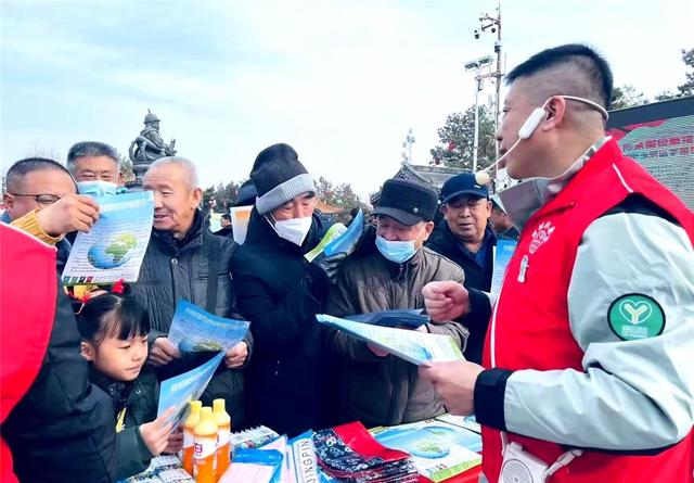 呼和浩特市环卫服务中心开展垃圾分类宣传活动