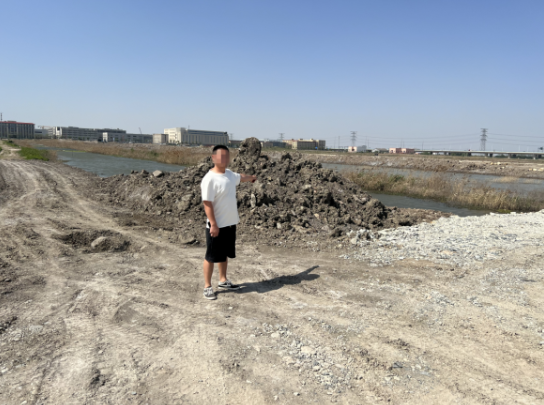 慈溪龙山证技结合严肃打击建筑垃圾乱倾倒