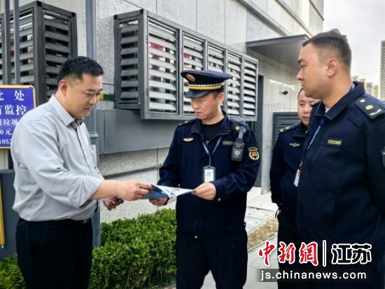 徐州鼓楼区拾屯街道开展建筑垃圾运输管理宣传活动