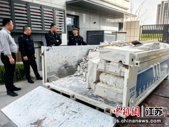 徐州鼓楼区拾屯街道开展建筑垃圾运输管理宣传活动