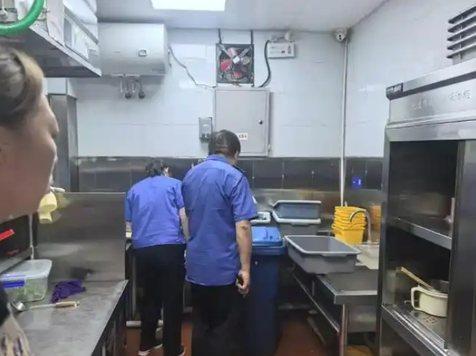 兰州市城关区城管局：推进餐厨垃圾规范处理 助力绿色美丽城市建设