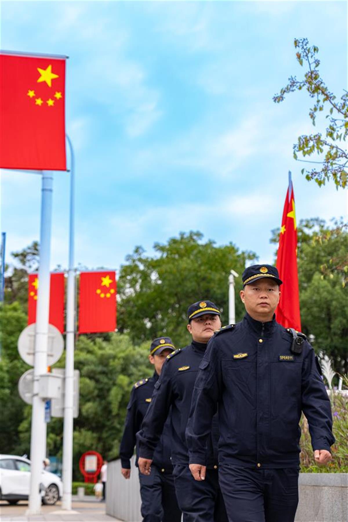 干干净净过国庆，武汉环卫工清运垃圾7.8万吨