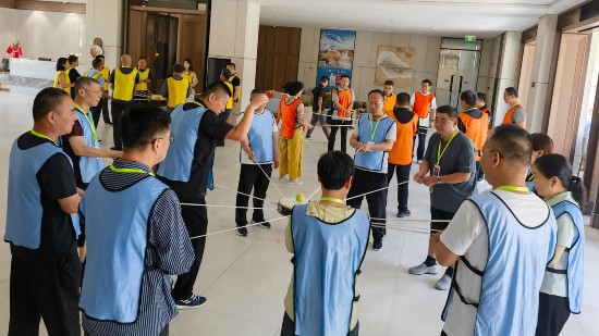 山东省建设建材工会开展“向环卫工致敬”省级示范性一线职工疗休养活动