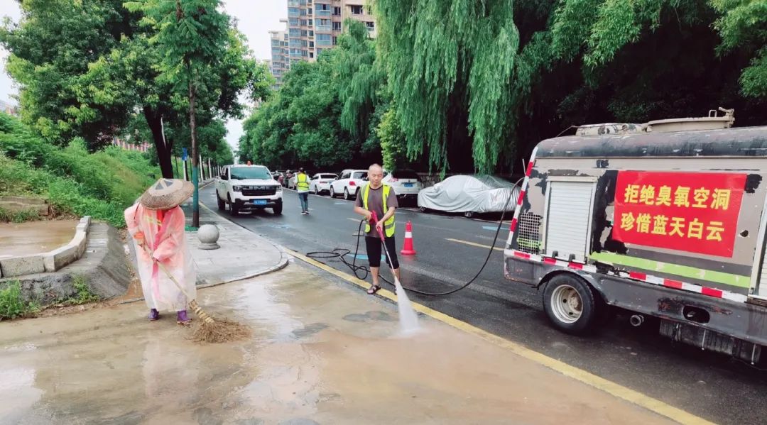 以“汛”为令，开福环卫构建“雨前、雨中、雨后”全链条保障体系