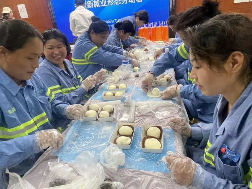 酷暑送清凉，这份“雪媚娘”包裹着整座城市对环卫工人的爱