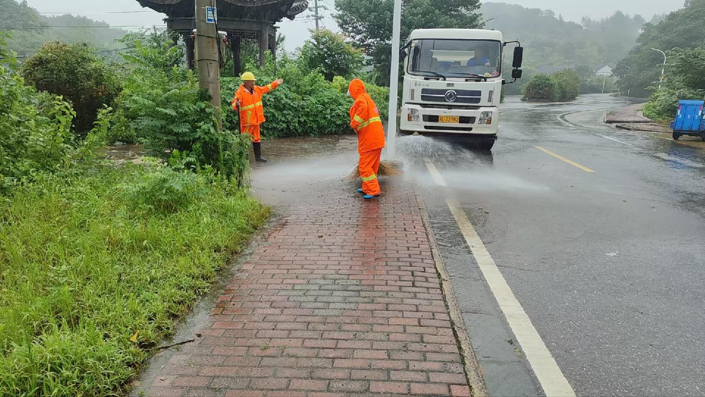 严阵以待，逆风坚守 筑牢城市环卫防线
