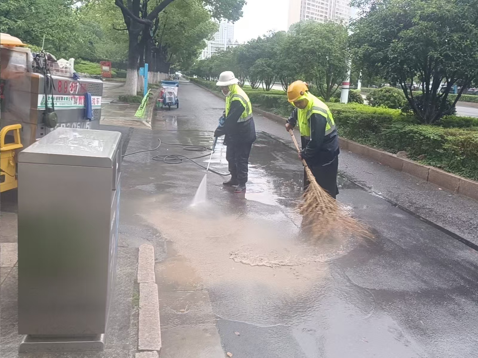 严阵以待，逆风坚守 筑牢城市环卫防线