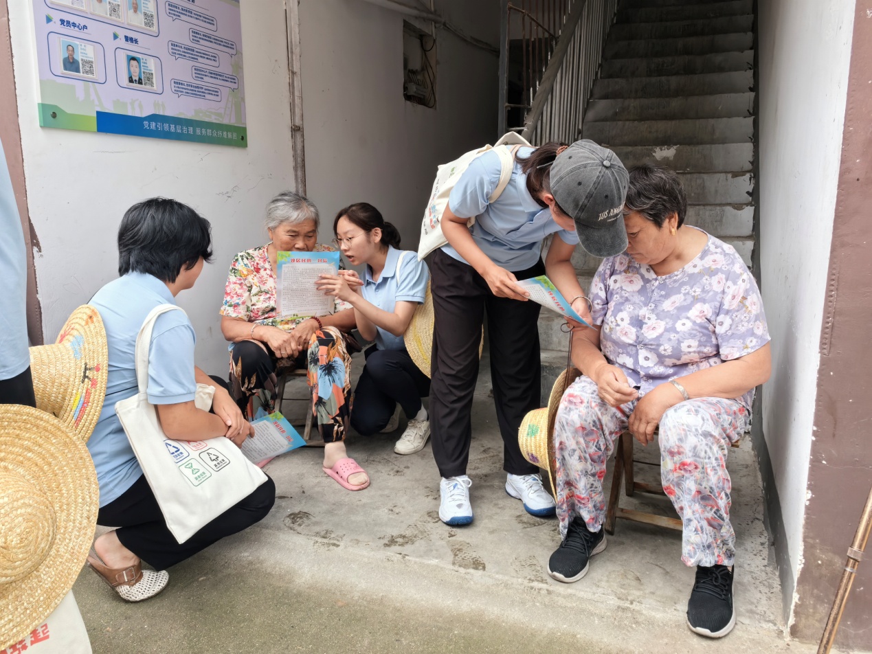 烈山区杨庄街道：垃圾分类入户宣传，实践行动暖民心