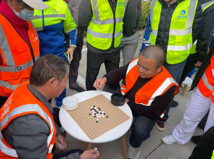 郑州市二七区举办环卫工人节趣味运动会