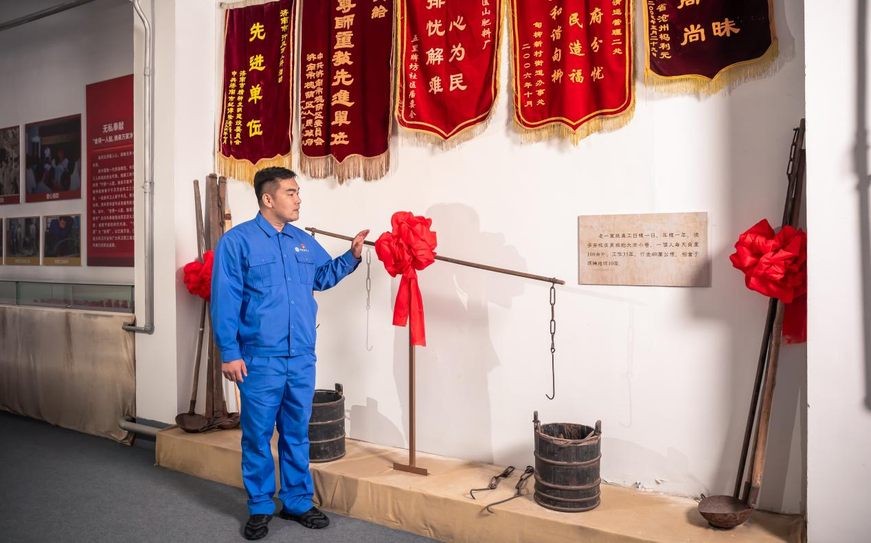 陈国瑞：一根扁担为“信物”诠释环卫人的责任与担当