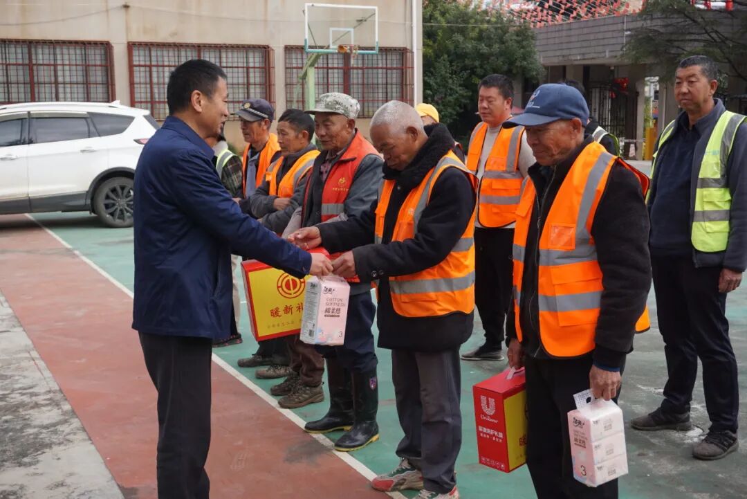 阳宗海区总工会开展环卫工人专项慰问活动