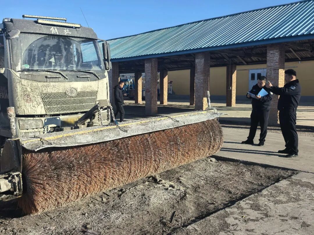 精准对接！镇赉公安交管大队为环卫车辆拧紧“安全阀”